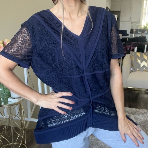 Talbot Runhof Navy Lace V-Neck High Low Short Sleeves Blouse Top Back Zip Vtg L - Picture 2 of 16